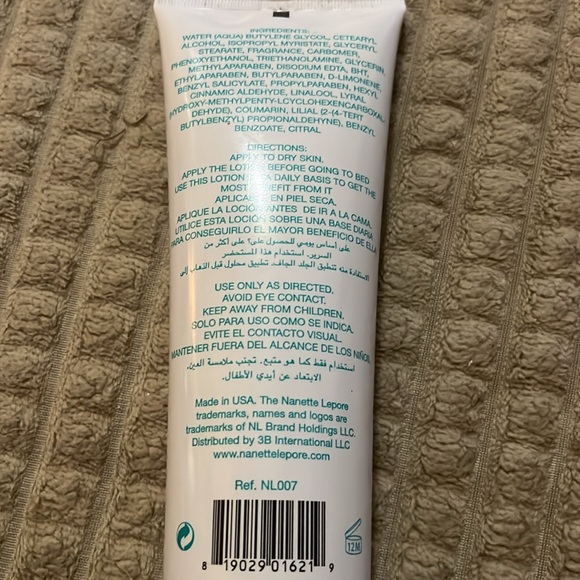 ⚠️ 5/25$ Nanette Lepore perfumed body lotion 6.8 fl oz - Picture 4 of 6